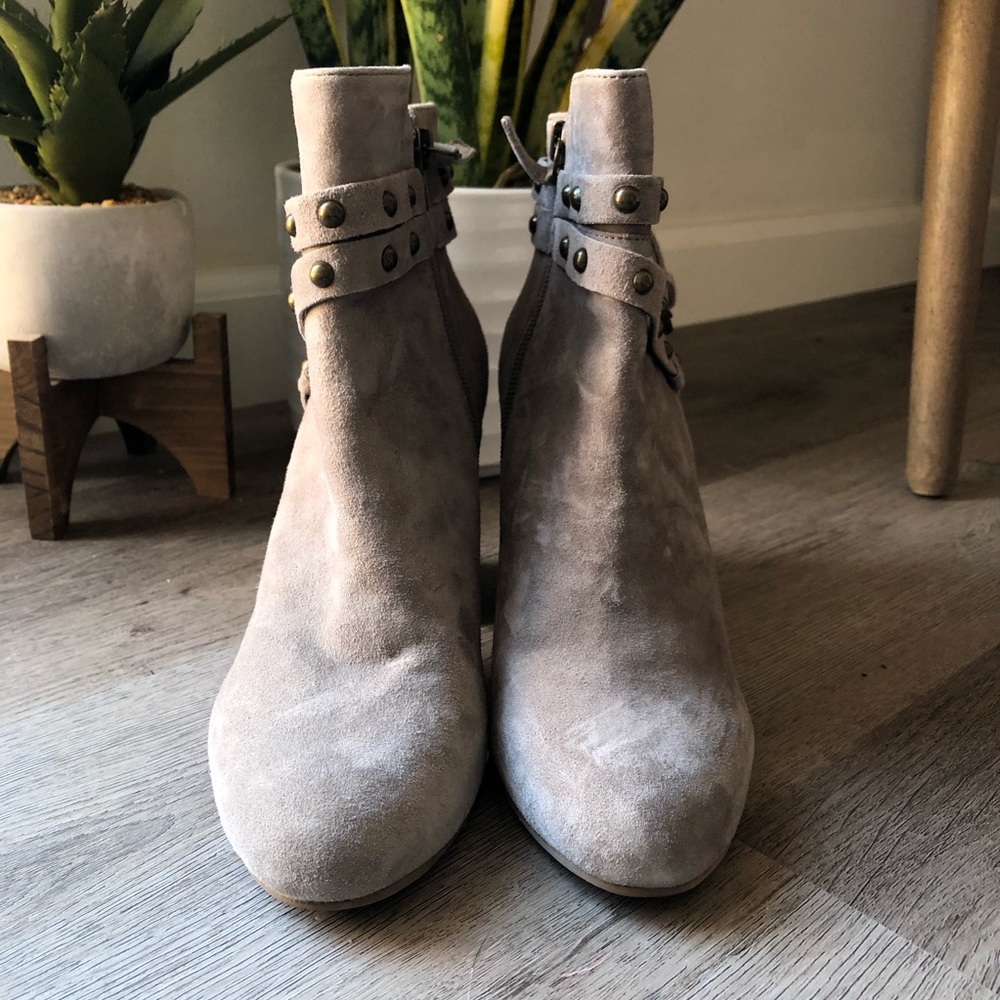 BP Gray suede boot